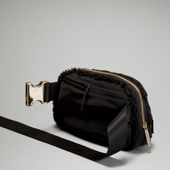 Lululemon everywhere belt bag fleece - Picture 7 of 11